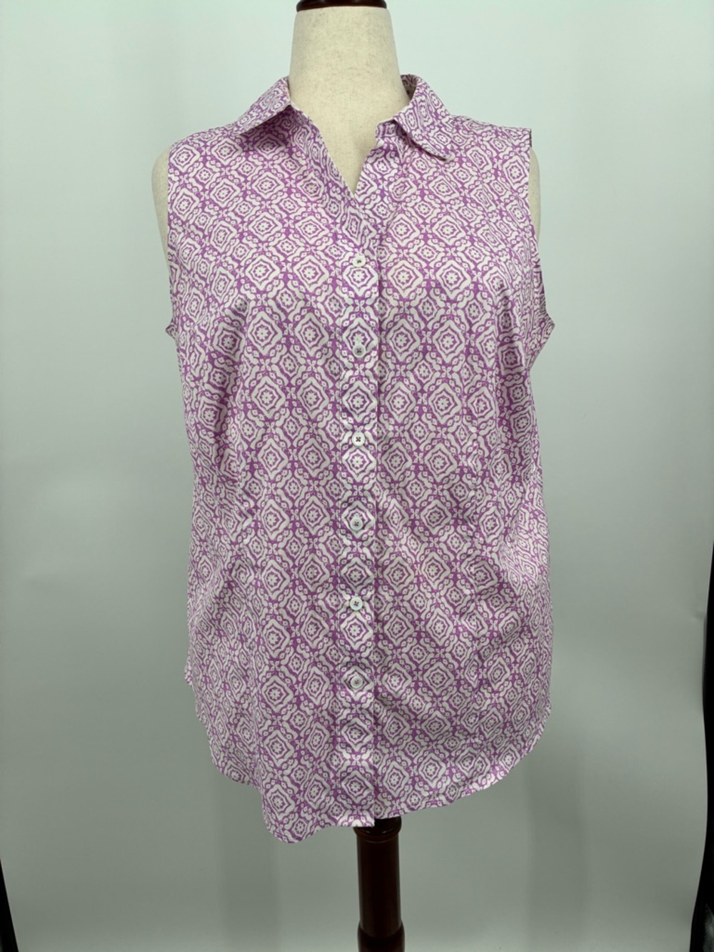 Talbots Non Iron Sleeveless Button-Down Top in Lavender Geometric Print